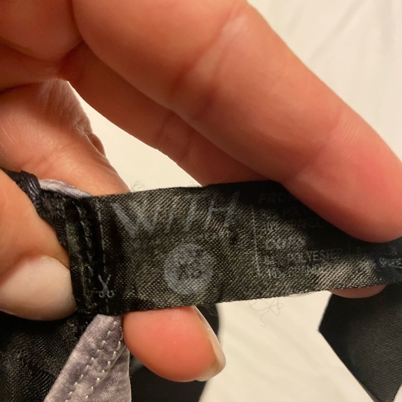 Peloton | Black and rainbow sports bra - xsmall - Picture 6 of 6